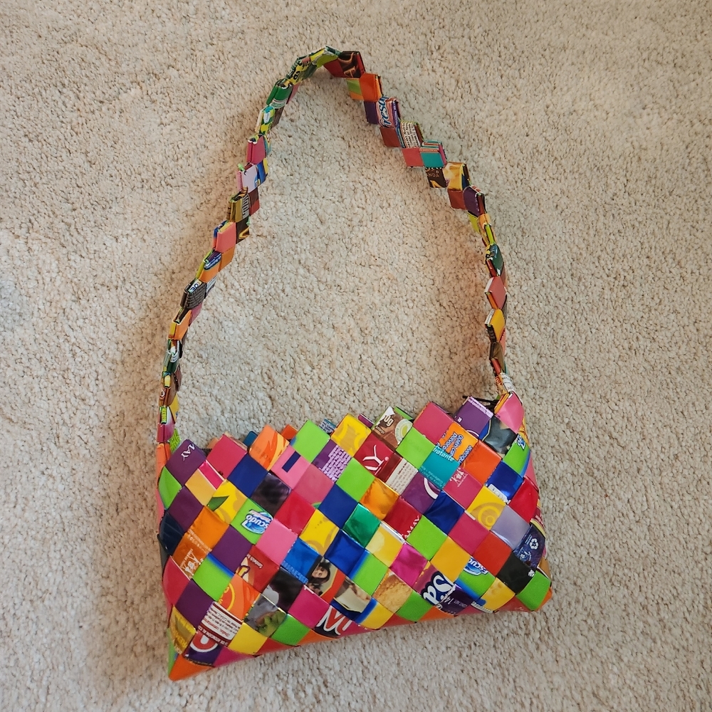 $3/25 Super Fun Wrapper Purse